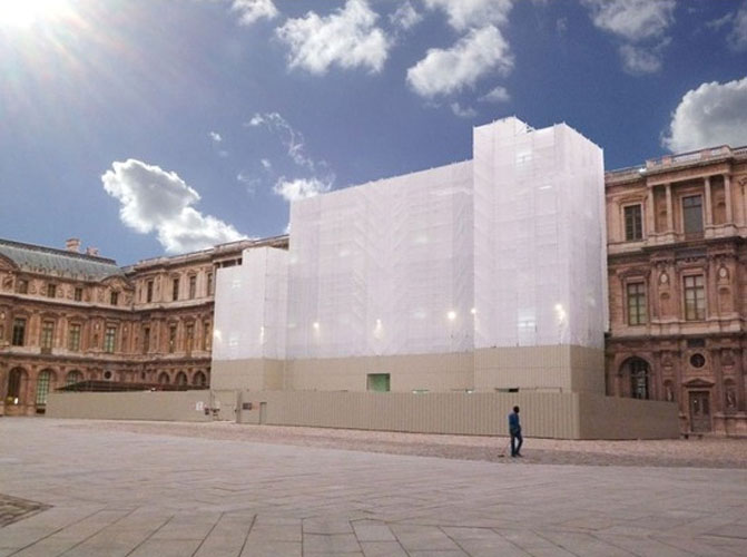 Zandstraalwerken aan het Louvre